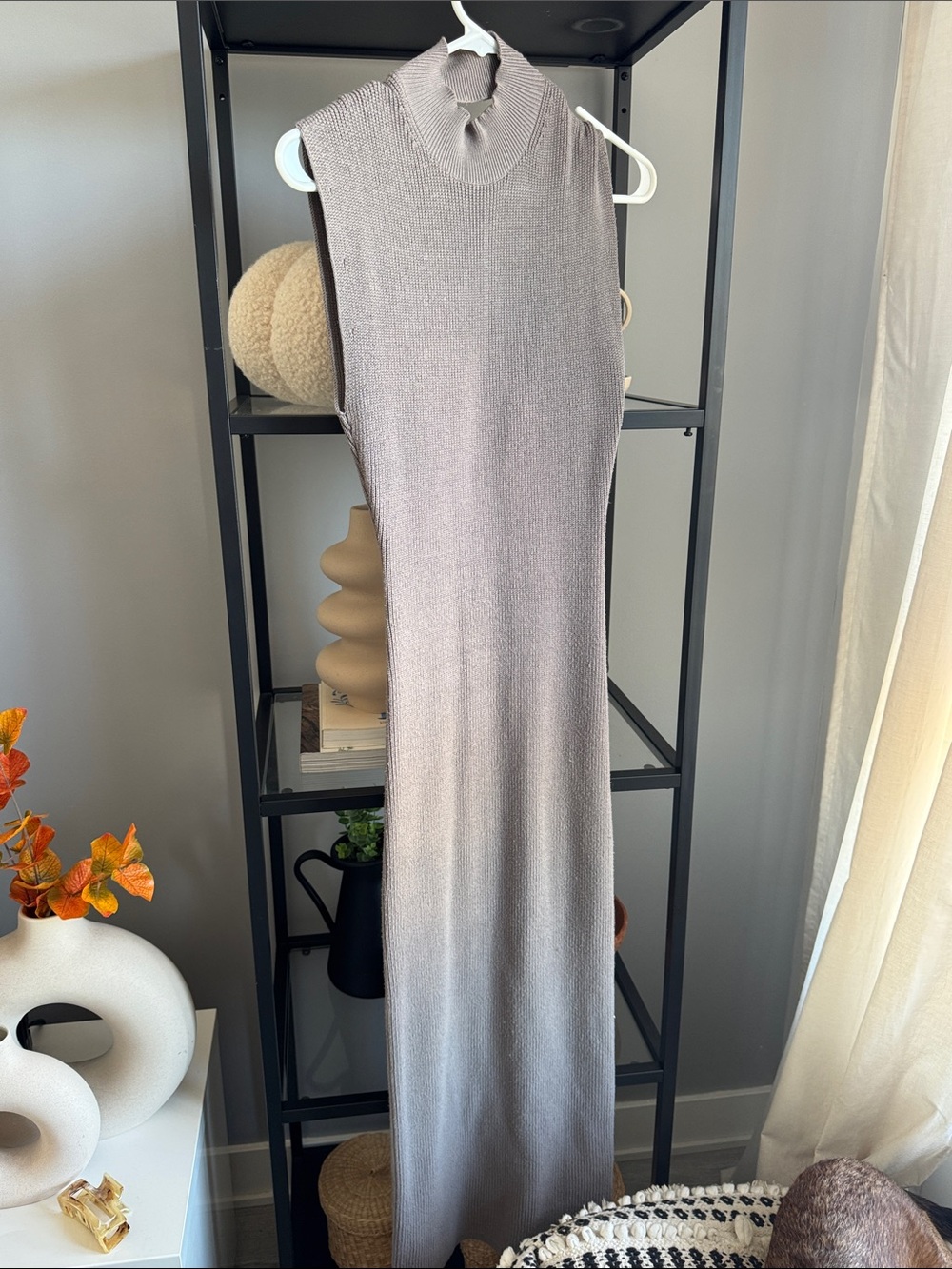 089. 🌸ARITZIA Sleeveless Turtleneck Maxi Dress in Taupe